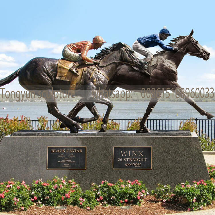 Horse Racing Statue