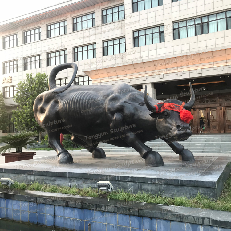 厂家直销定制纯铜户外大型华尔街牛雕塑铜牛动物雕塑