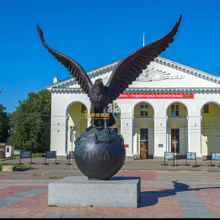 Large Outdoor Garden Metal Bird Life Size Flying Copper Bronze Eagle And Earth Statue Sculpture
