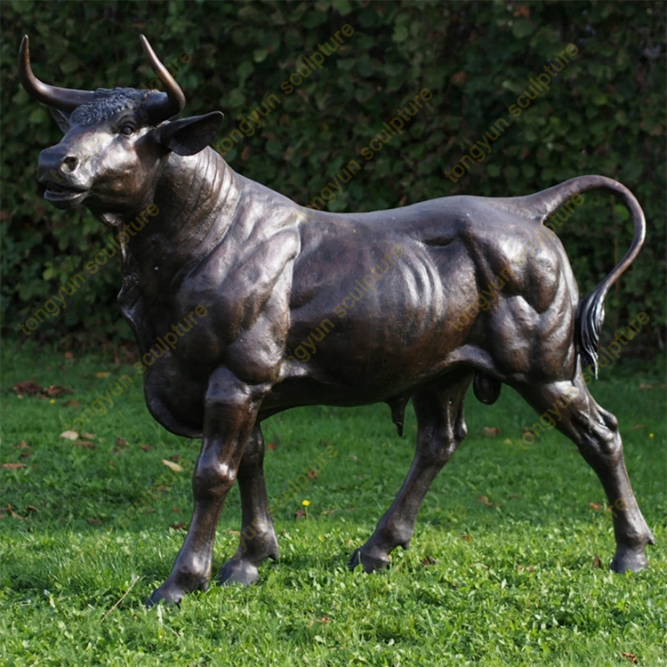 Outdoor Street Decor Famous Casting Copper Animal Sculptures Large Bronze Charging Bull Statue