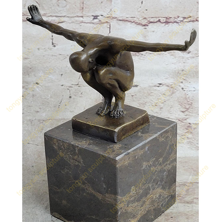 Custom Metal Bronze Athlete Figure Statue Nude Bronze Diver Statue Decoration Bronze Sports Sculpture