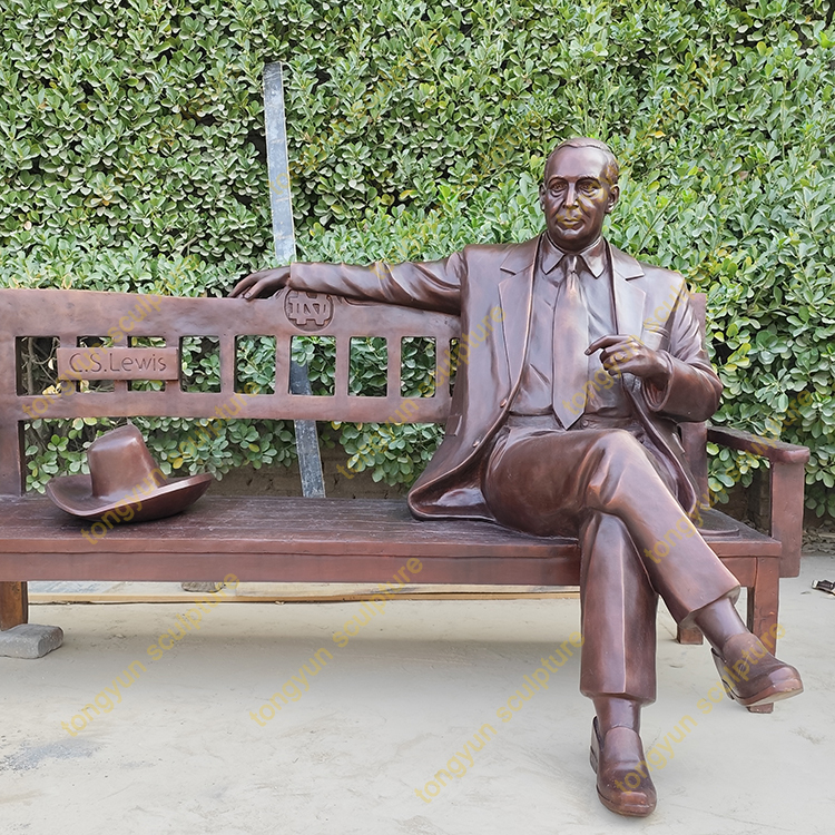 Custom Made High Quality Garden Metal Statue Life Size Man Sitting on Bench  Bronze Sculpture