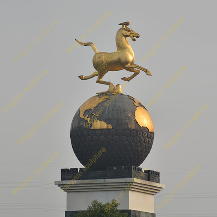 Large Famous Bronze Horse Stepping on Flying Swallow Sculpture