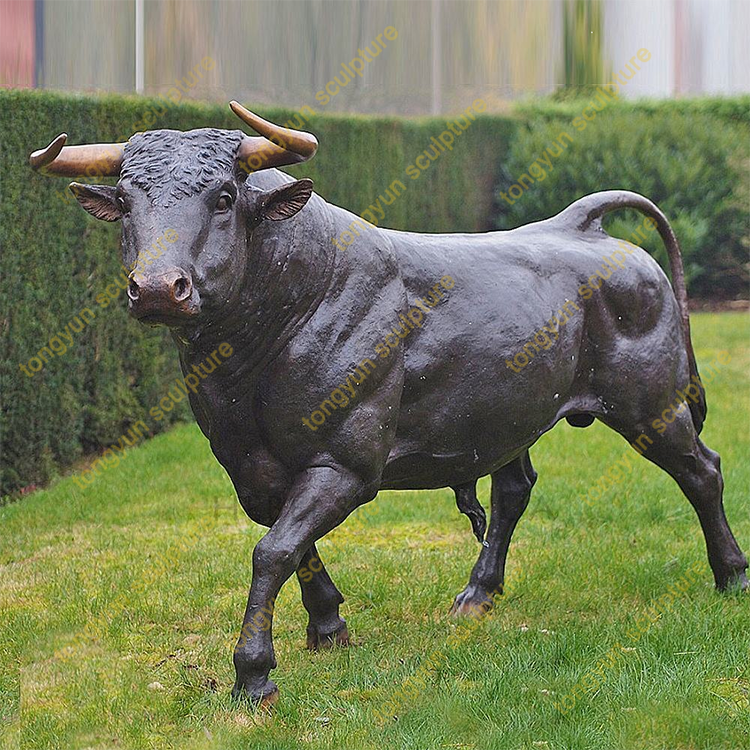 Outdoor Decoration Life Size Brass Antique Charging Bull Running Sculpture Bronze Ox Statue