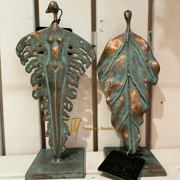 Abstract Leaf Modern Art Design Bronze Sculpture For Sale