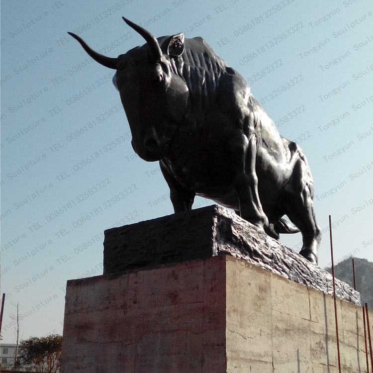 Bronze Pioneer Outdoor Bull Statue.jpg